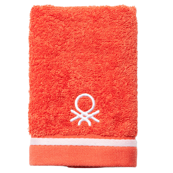 Toalla de tocador Benetton en color rojo.